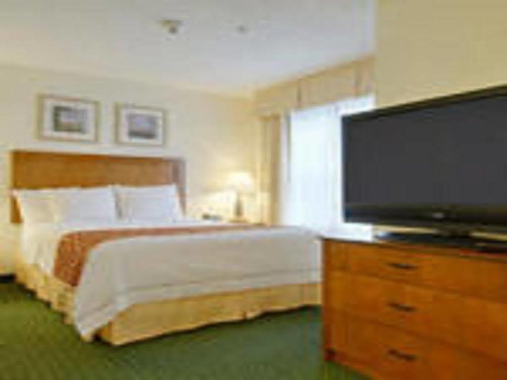 By Marriott At Carnegie Center 3*