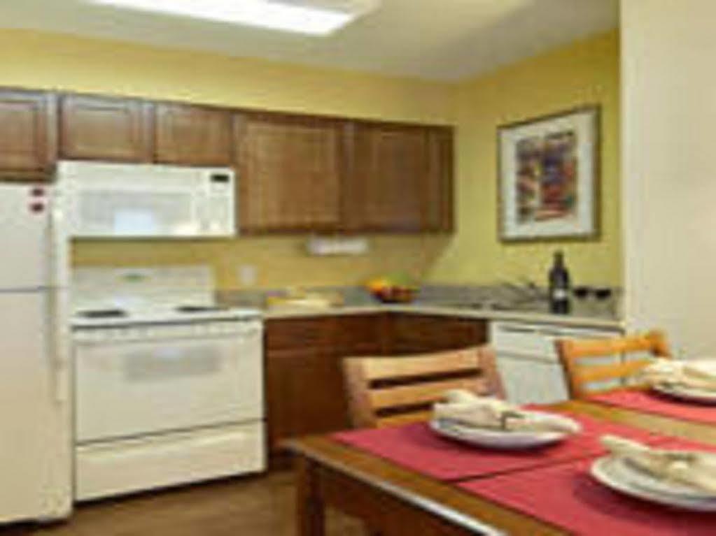 Hotel By Marriott At Carnegie Center Princeton