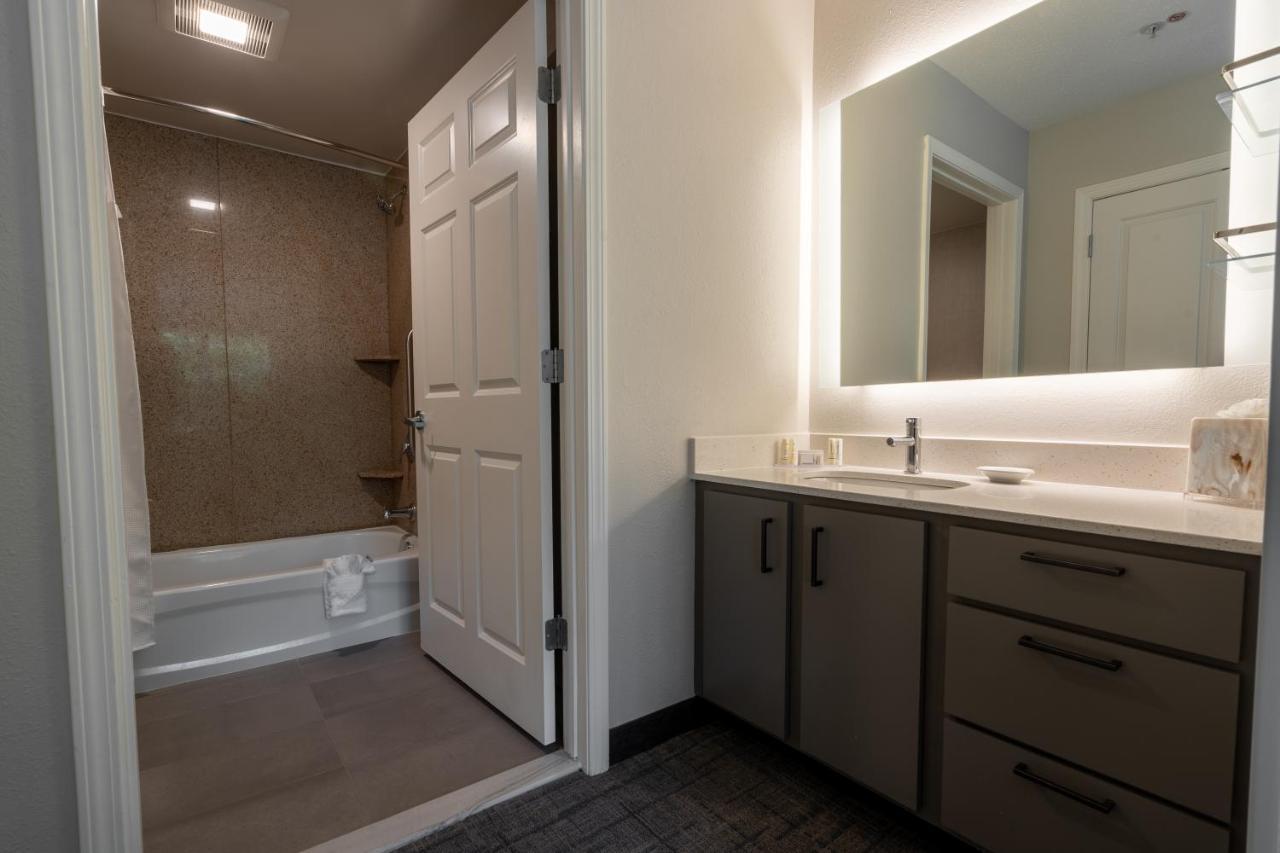 Hotel By Marriott At Carnegie Center