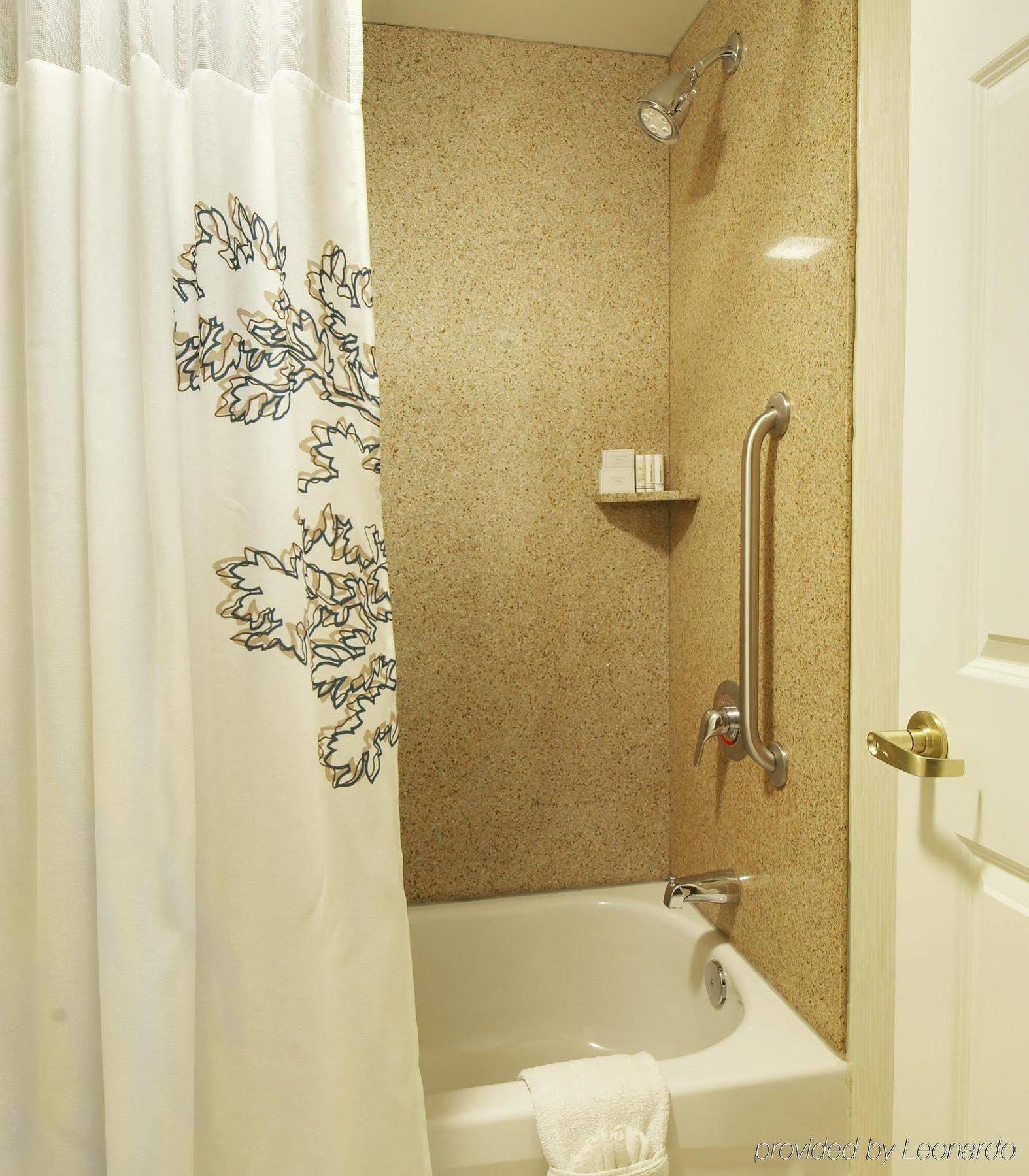 By Marriott At Carnegie Center 3* Princeton