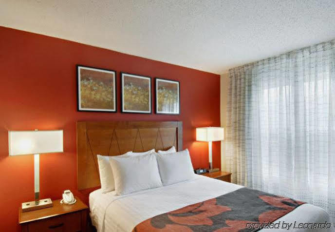 By Marriott At Carnegie Center Hotel 3*